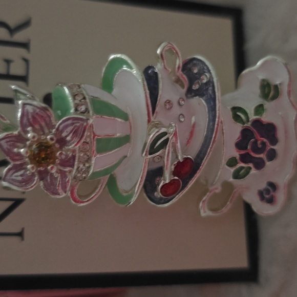 NAPIER WOMEN'S BEAUTIFUL WHITE & SILVERTONE COFFEE TEA CUPS FASHION JEWELRY PIN - Picture 7 of 11